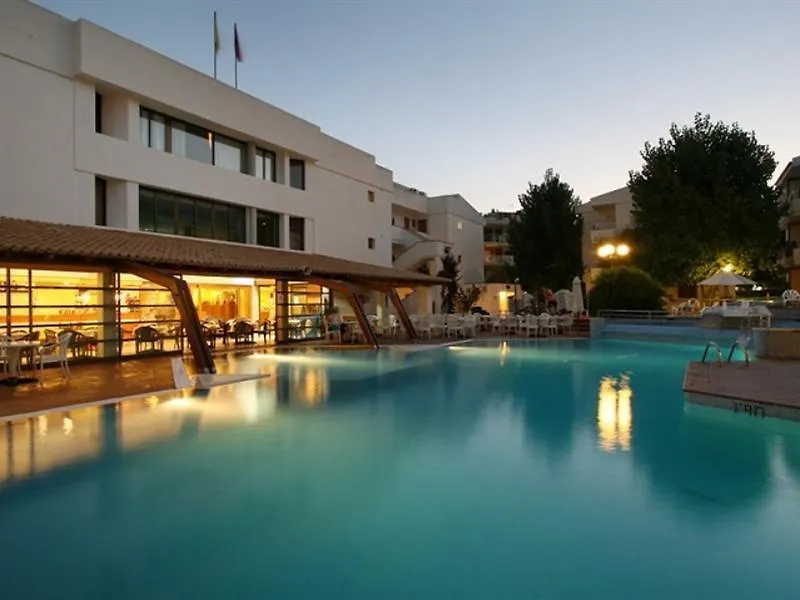 Aparthotel Flora Port de Pollença 3*,