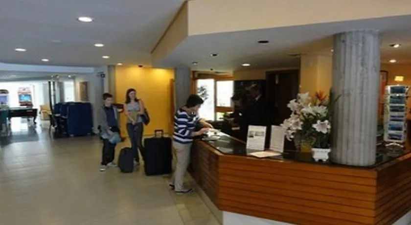 ***  Aparthotel Flora ポルト・ダ・ポリェンサ スペイン