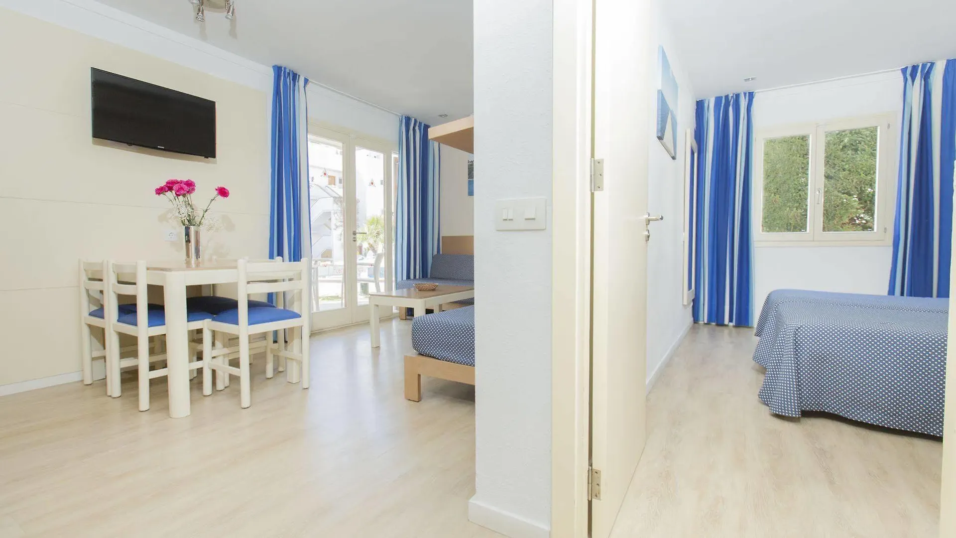 ***  Aparthotel Flora ポルト・ダ・ポリェンサ スペイン
